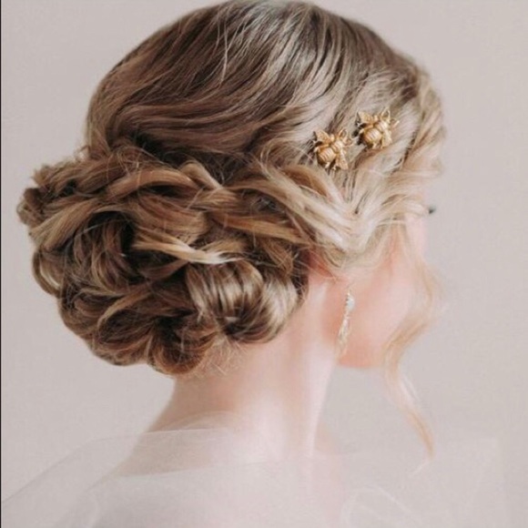 "Bee-autiful" Vintage Bee Gold Nature Hair Pins - Picture 9 of 9